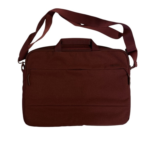 Incase 15*11” Laptop shoulder bag - Burgundy - Picture 2 of 11